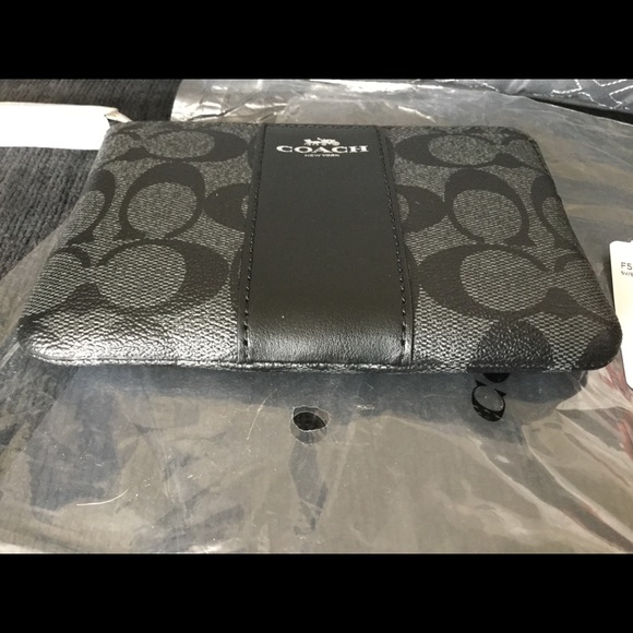 Corner Zip Wristlet in Signature Canvas - Picture 6 of 6